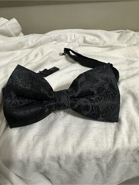 Men's Black Paisley Bow Tie - Unbranded